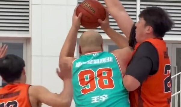 星空体育网址-胖成球！广东旧将身材变化明显 球迷调侃成奥尼尔